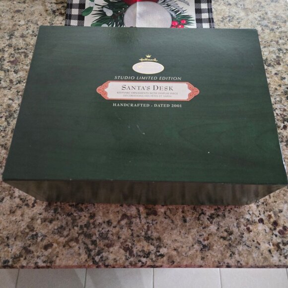 Hallmark Santas Desk, Office Figurine Ltd. Set Collectors Exclusive - Picture 9 of 10